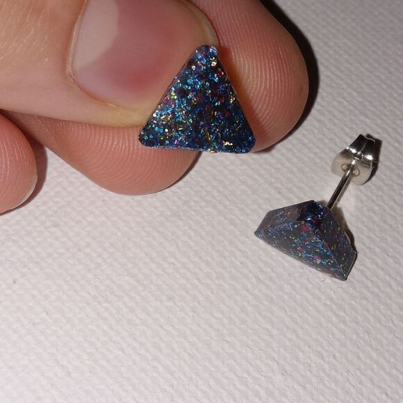 CLEARANCE Multicolor resin triangle stud earrings - Picture 1 of 2